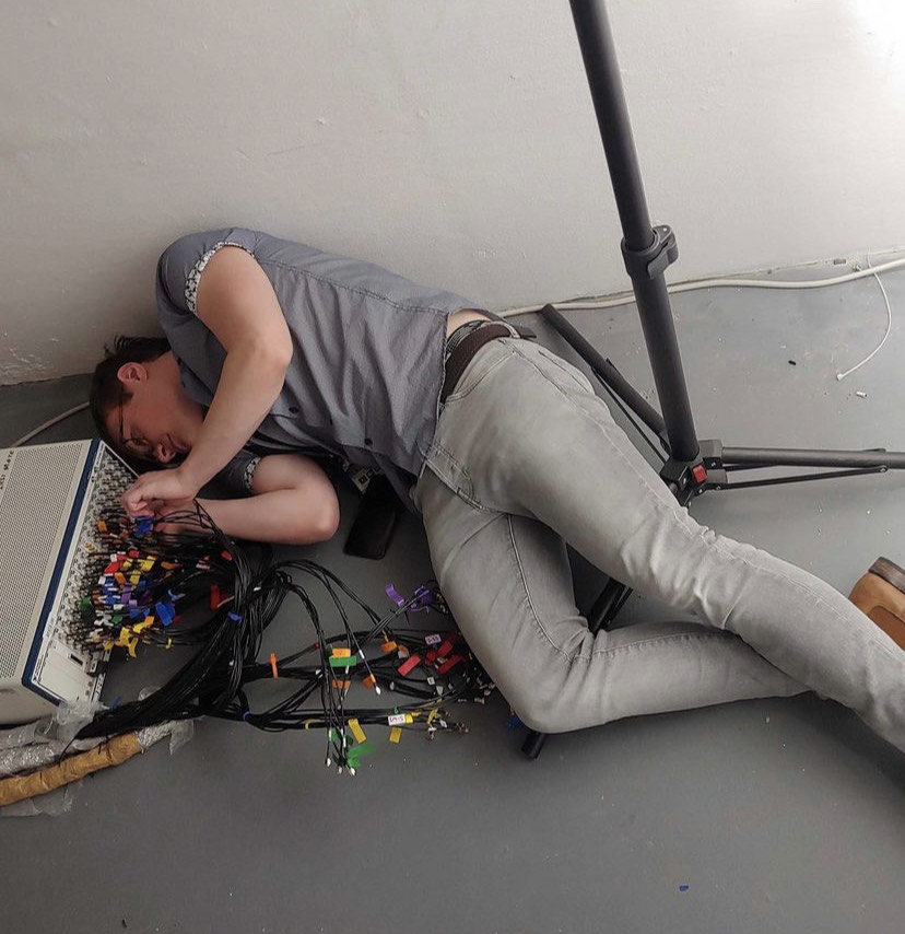 Jackson integrating data acquistion computer at lower detector.